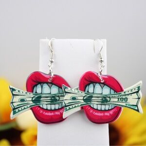 Sexy lips 👄 fashion dangle earrings